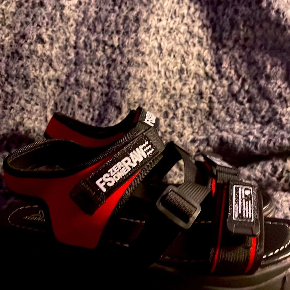 Sandals - Picture 3 of 3
